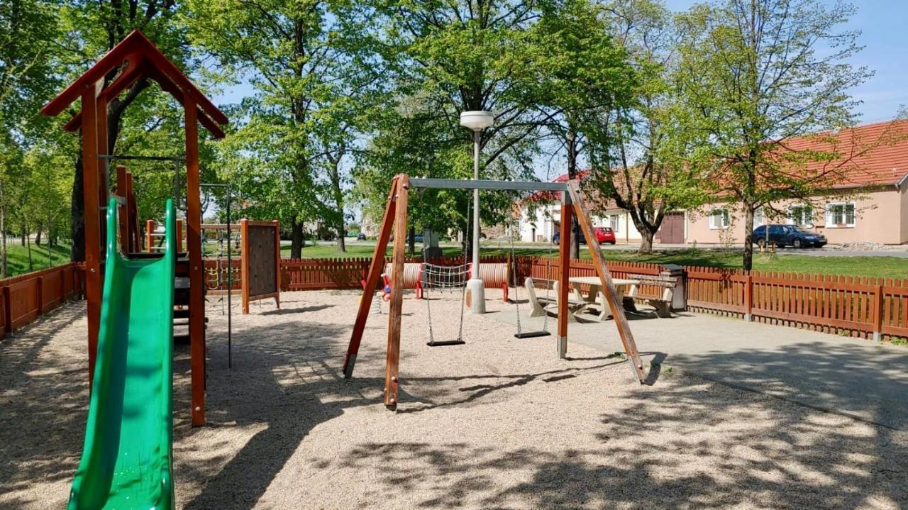 Penzion - Cykloubytovani U Rasku Dolní Dunajovice المظهر الخارجي الصورة